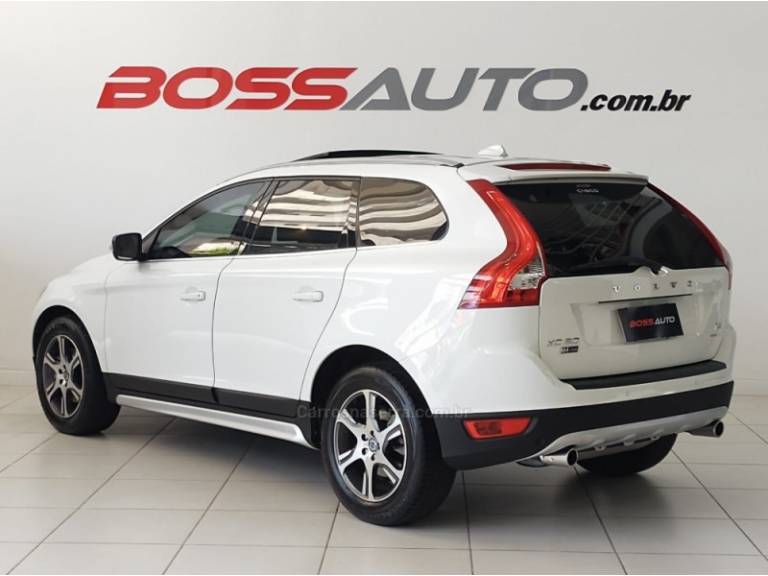 VOLVO - XC60 - 2012/2012 - Branca - R$ 79.900,00