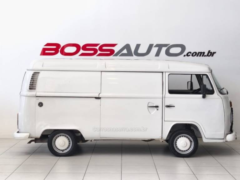 VOLKSWAGEN - KOMBI - 2011/2012 - Branca - R$ 42.500,00