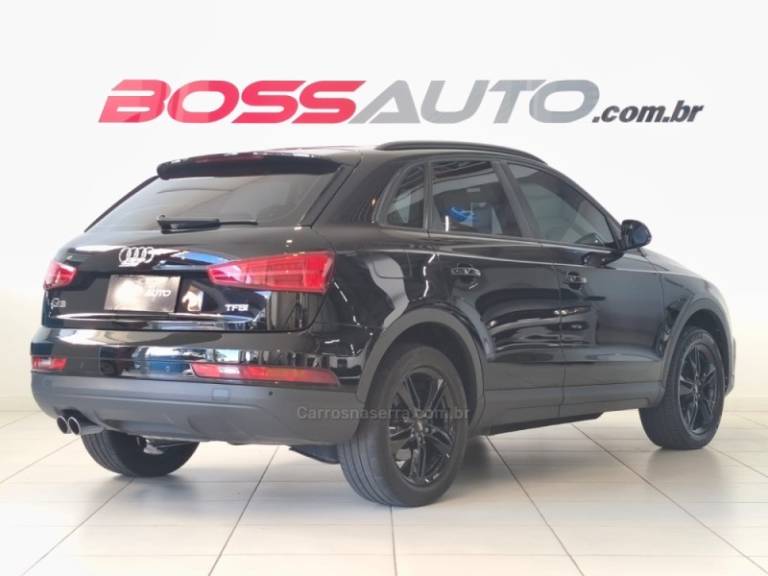 AUDI - Q3 - 2015/2016 - Preta - R$ 91.900,00