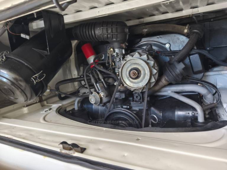 VOLKSWAGEN - KOMBI - 1998/1999 - Branca - R$ 34.900,00