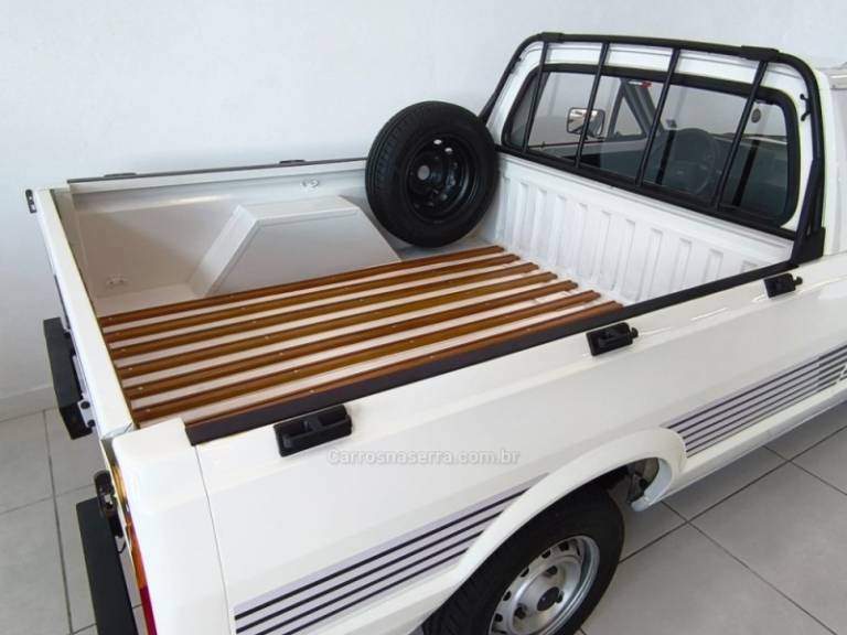 FORD - PAMPA - 1993/1993 - Branca - R$ 38.900,00