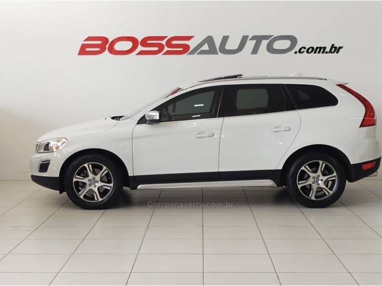 VOLVO - XC60 - 2012/2012 - Branca - R$ 79.900,00
