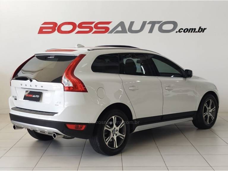 VOLVO - XC60 - 2012/2012 - Branca - R$ 79.900,00