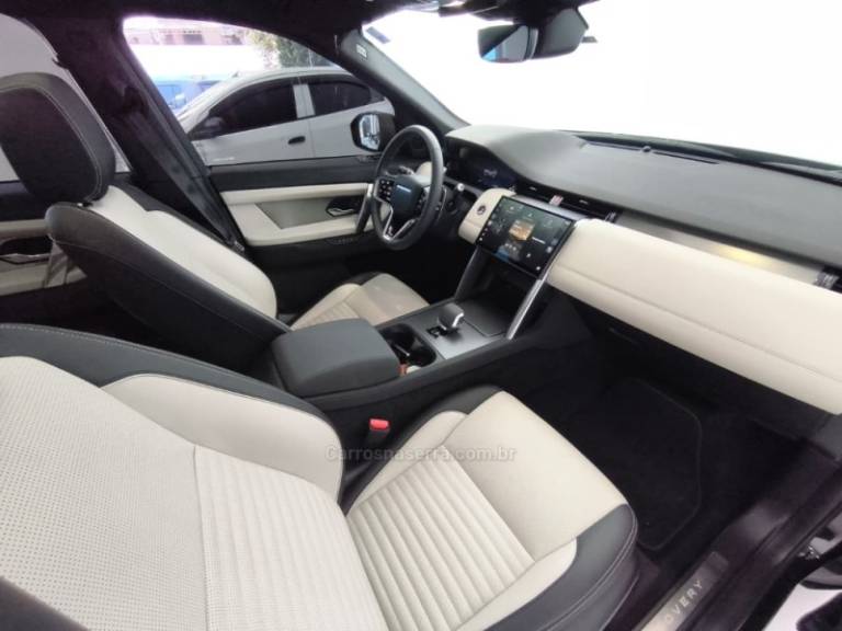 LAND ROVER - DISCOVERY SPORT - 2023/2024 - Preta - R$ 379.000,00