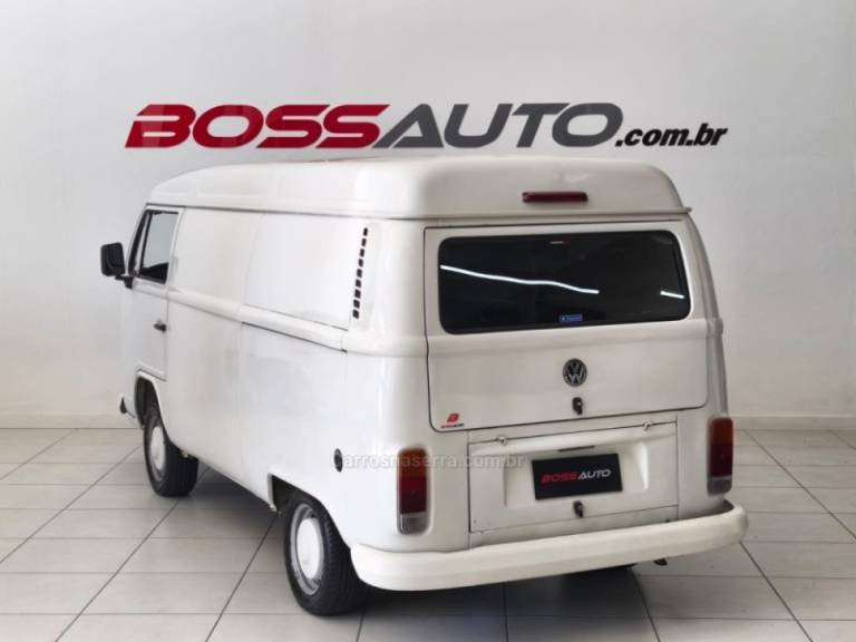 VOLKSWAGEN - KOMBI - 2011/2012 - Branca - R$ 42.500,00