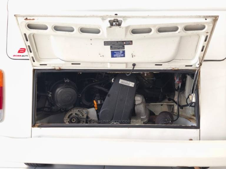 VOLKSWAGEN - KOMBI - 2011/2012 - Branca - R$ 42.500,00