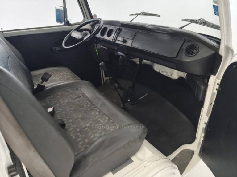 VOLKSWAGEN - KOMBI - 1998/1999 - Branca - R$ 34.900,00
