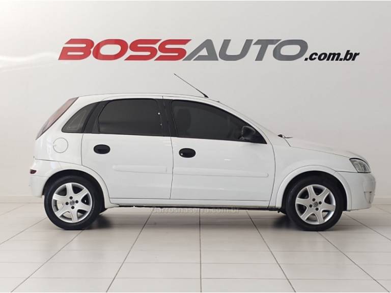 CHEVROLET - CORSA - 2011/2011 - Branca - R$ 29.900,00