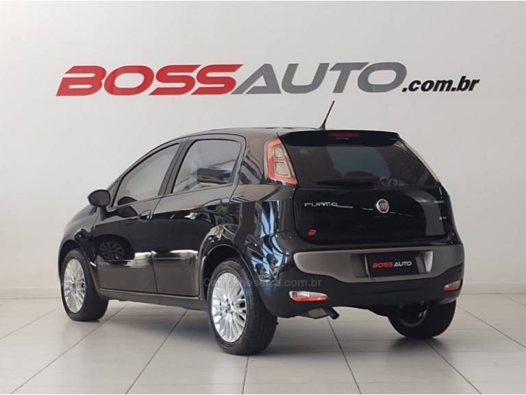 FIAT - PUNTO - 2014/2015 - Preta - R$ 45.900,00