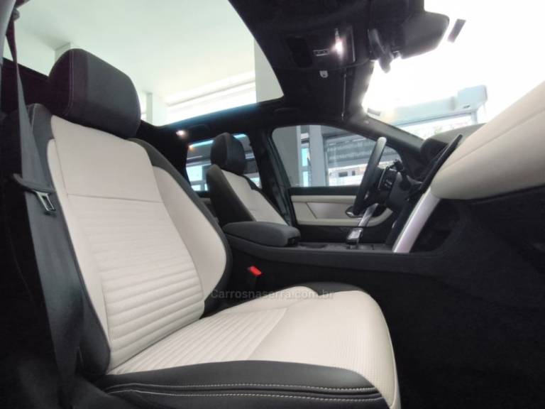 LAND ROVER - DISCOVERY SPORT - 2023/2024 - Preta - R$ 379.000,00