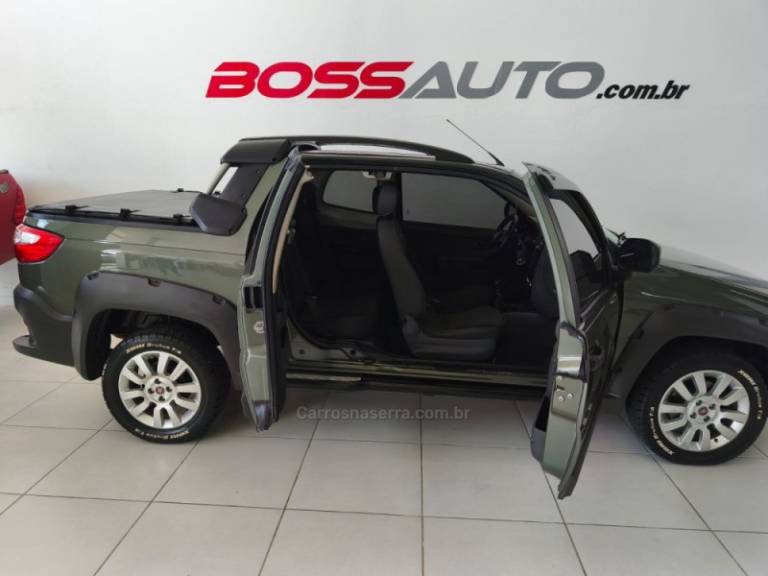 FIAT - STRADA - 2015/2016 - Verde - Sob Consulta