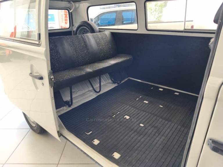 VOLKSWAGEN - KOMBI - 1998/1999 - Branca - R$ 34.900,00