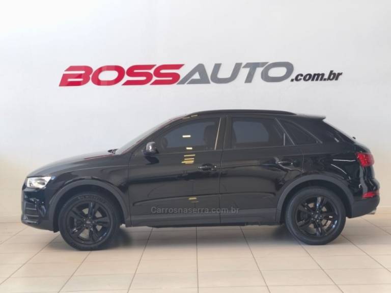 AUDI - Q3 - 2015/2016 - Preta - R$ 91.900,00