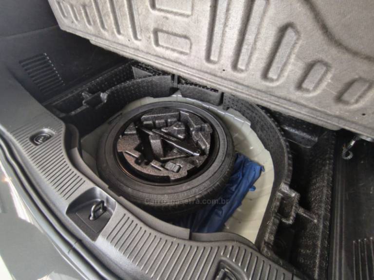 CHEVROLET - TRACKER - 2017/2018 - Cinza - R$ 88.700,00