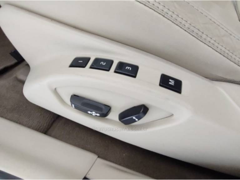 VOLVO - XC60 - 2012/2012 - Branca - R$ 79.900,00