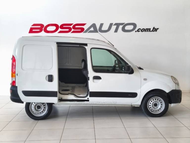 RENAULT - KANGOO - 2014/2015 - Branca - R$ 47.900,00