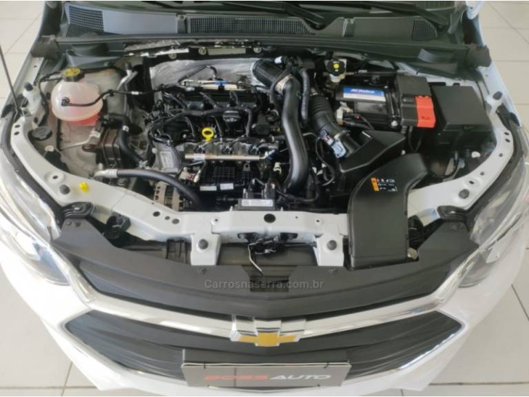 CHEVROLET - ONIX - 2022/2023 - Branca - R$ 76.900,00