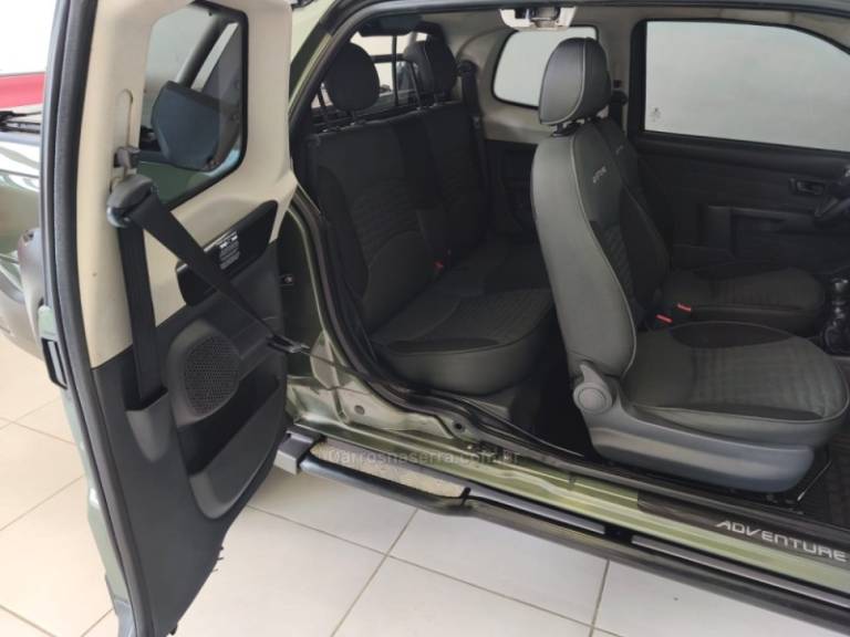 FIAT - STRADA - 2015/2016 - Verde - Sob Consulta