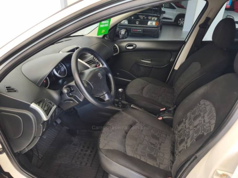 PEUGEOT - 207 - 2010/2011 - Branca - R$ 22.900,00