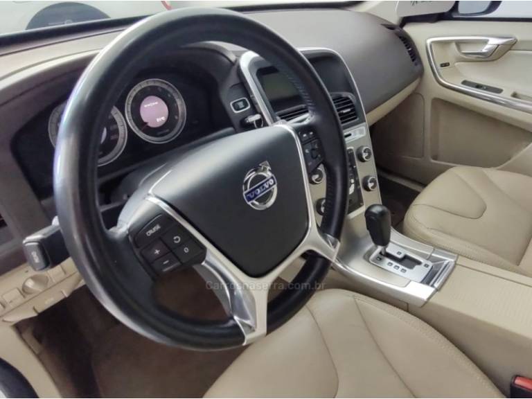 VOLVO - XC60 - 2012/2012 - Branca - R$ 79.900,00