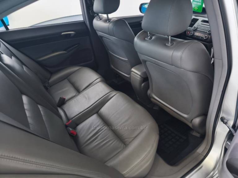 HONDA - CIVIC - 2008/2008 - Prata - R$ 45.990,00