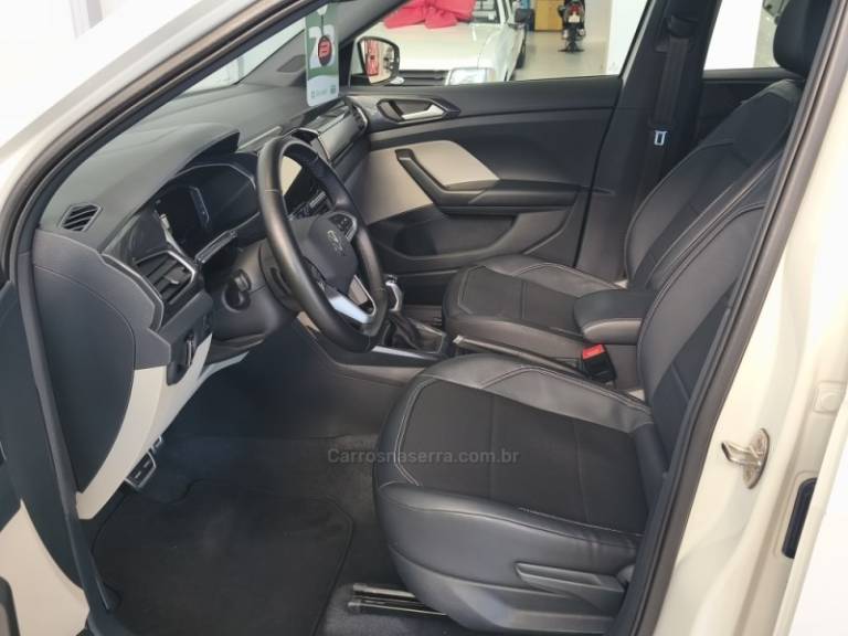 VOLKSWAGEN - T-CROSS - 2022/2023 - Branca - R$ 129.500,00