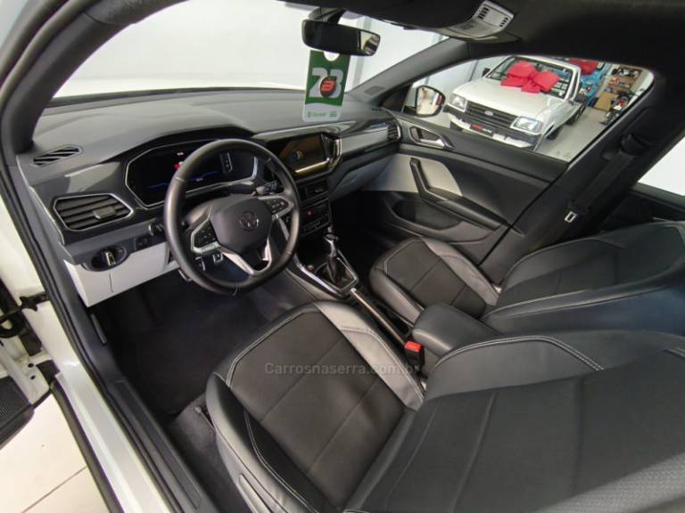 VOLKSWAGEN - T-CROSS - 2022/2023 - Branca - R$ 129.500,00