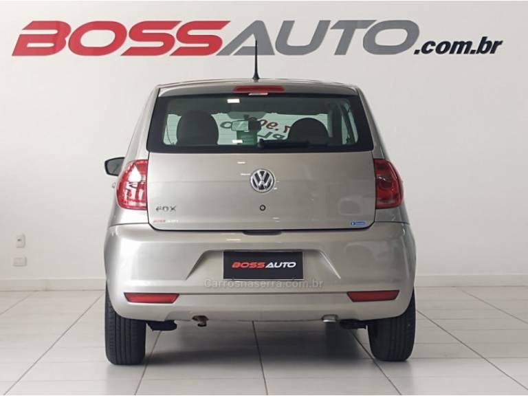 VOLKSWAGEN - FOX - 2013/2014 - Prata - R$ 38.700,00