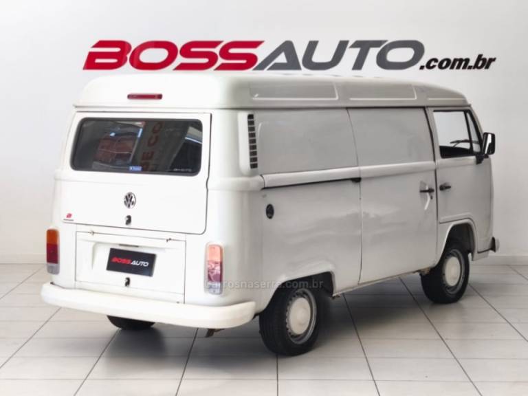VOLKSWAGEN - KOMBI - 2011/2012 - Branca - R$ 42.500,00