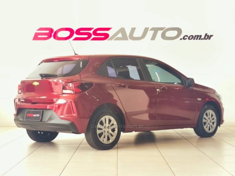 CHEVROLET - ONIX - 2022/2023 - Vinho - R$ 69.900,00