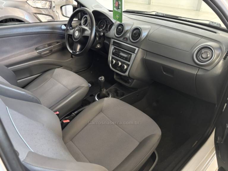 VOLKSWAGEN - SAVEIRO - 2012/2012 - Branca - R$ 37.900,00