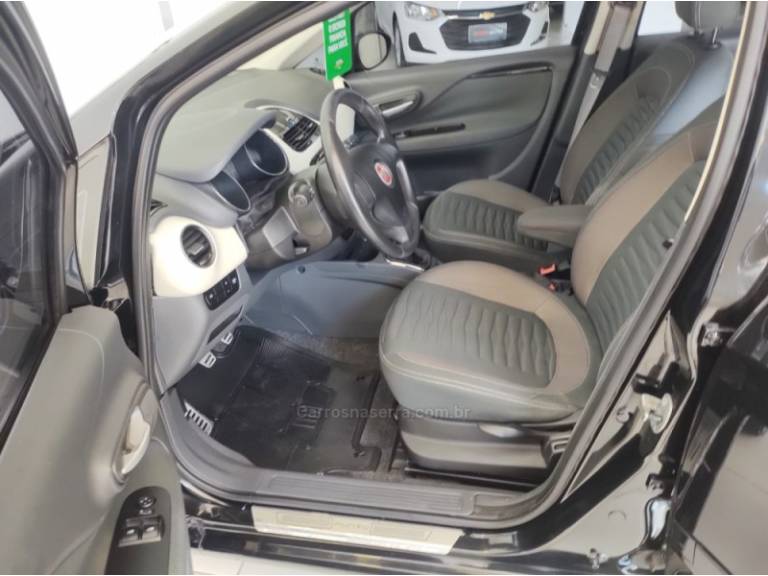 FIAT - PUNTO - 2014/2015 - Preta - R$ 45.900,00