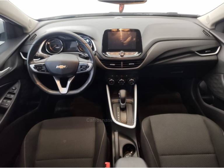 CHEVROLET - ONIX - 2022/2023 - Branca - R$ 87.900,00
