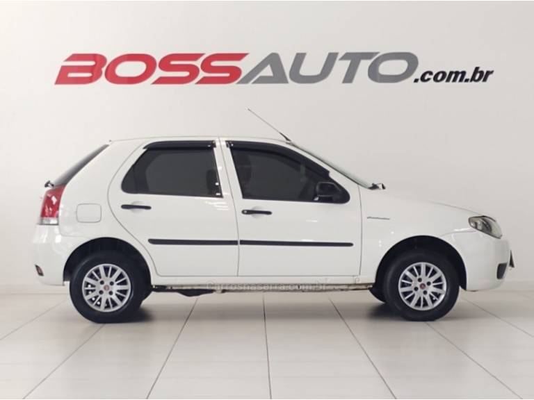 FIAT - PALIO - 2010/2010 - Branca - R$ 23.900,00