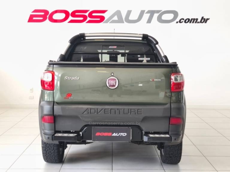 FIAT - STRADA - 2015/2016 - Verde - Sob Consulta