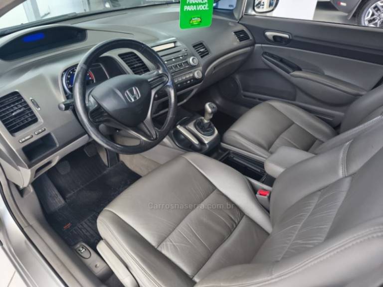 HONDA - CIVIC - 2008/2008 - Prata - R$ 45.990,00