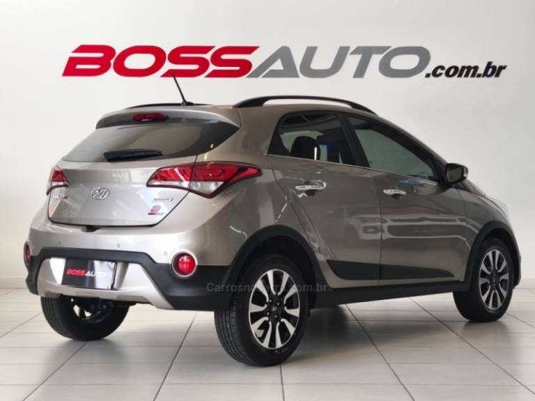 HYUNDAI - HB20X - 2018/2019 - Prata - R$ 78.900,00