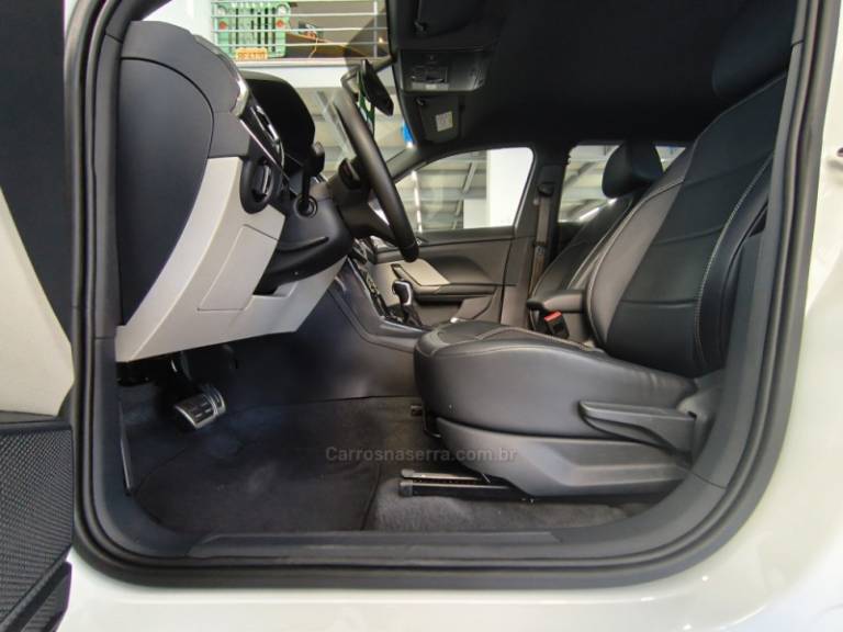 VOLKSWAGEN - T-CROSS - 2022/2023 - Branca - R$ 129.500,00